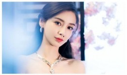 杨颖最新杂志消息爆料,时尚转型与生活态度大公开